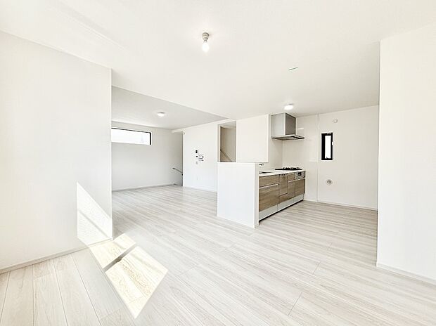 家族団らんの時間も増えそうなくつろぎのリビングダイニング。