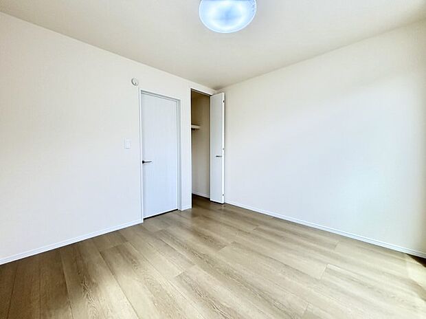 子供部屋にもおすすめな収納スペースたっぷりの居室