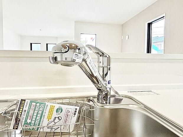 いつでも清潔なおいしいお水を。一つの水栓で水道水と浄水を使い分け。