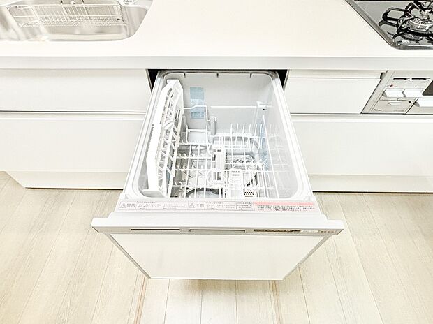 面倒なお片づけは食洗機にお任せ！家事の負担が減って、時間にも気持ちにもゆとりができます。