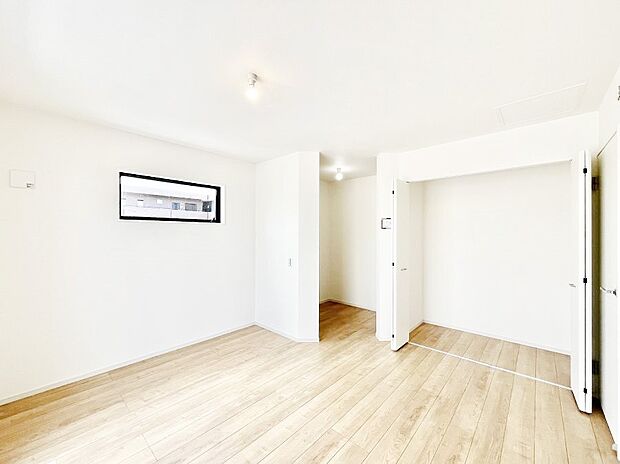 WIC&クローゼット付きのお部屋で充実したプライベート時間を過ごせます。