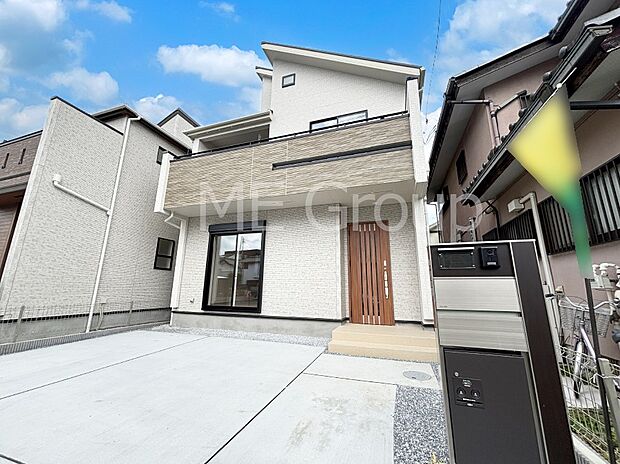 溢れる陽光でご家族の笑顔も輝く