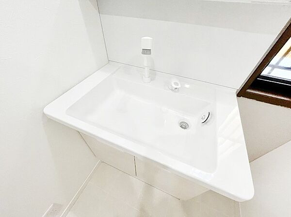 ハンドシャワー付き！使いやすい洗面台。