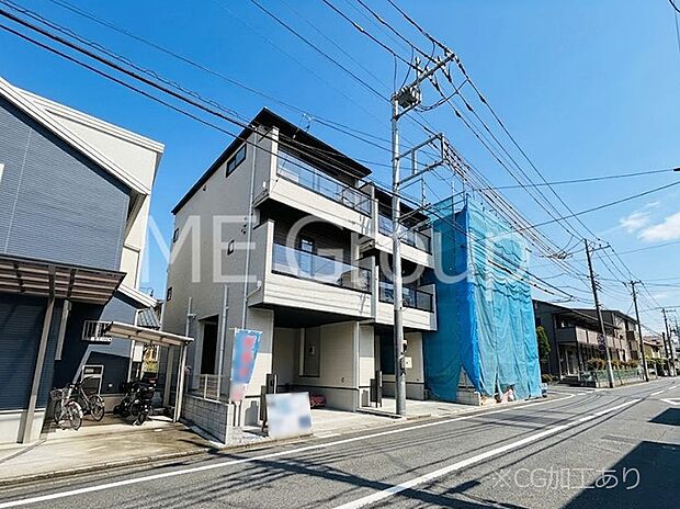たっぷりの陽光と開放感に包まれる明るい住まい