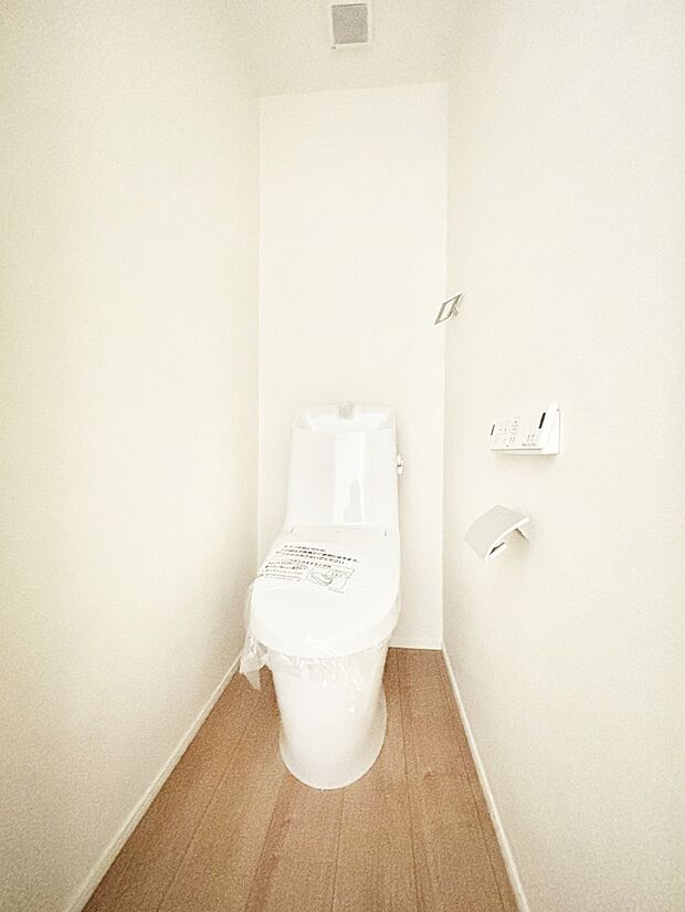 トイレは安心の2箇所!朝のバタバタも一安心です。