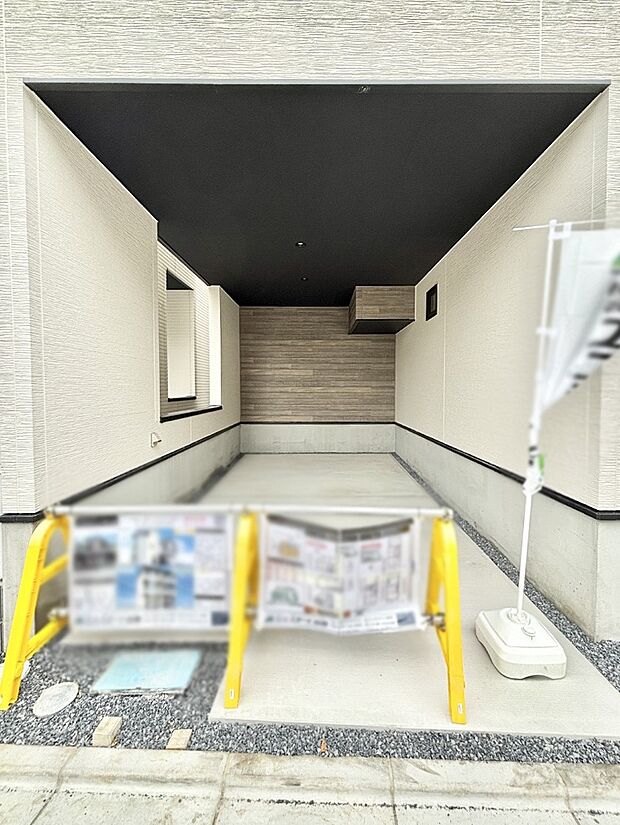 ビルトインタイプは大切なお車を傷や汚れから守ることができます。