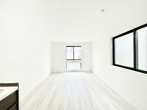 リビングには床暖房採用!ワンランク上の心地よい空間で家族の家族団らん!