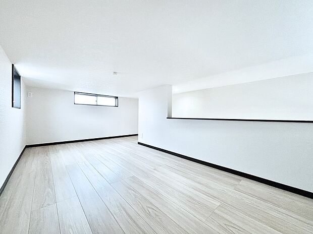 開放感のある小屋裏収納。収納だけではもったいない。居室としても使える上質空間。