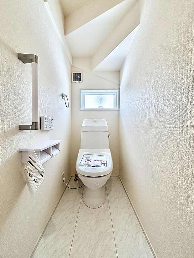 トイレは1階と2階それぞれに配置されていてとても便利です。 