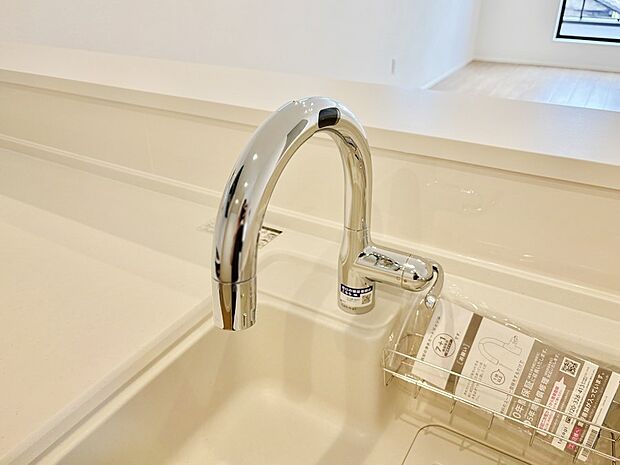 水栓に触れずに吐止水ができるタッチレス水栓  