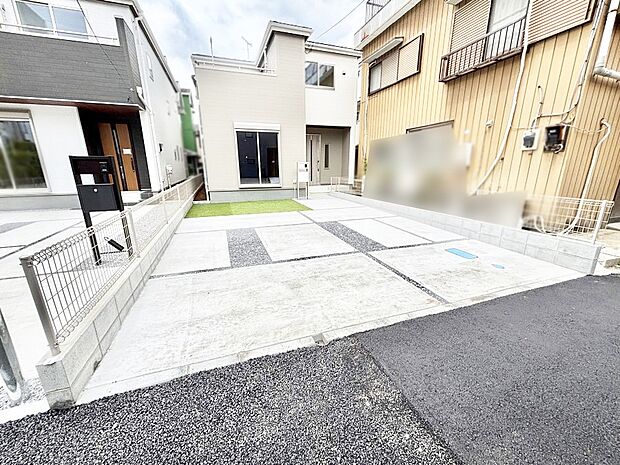 目の前が駐車場だと雨の日も大量にお買い物をした時も便利ですね