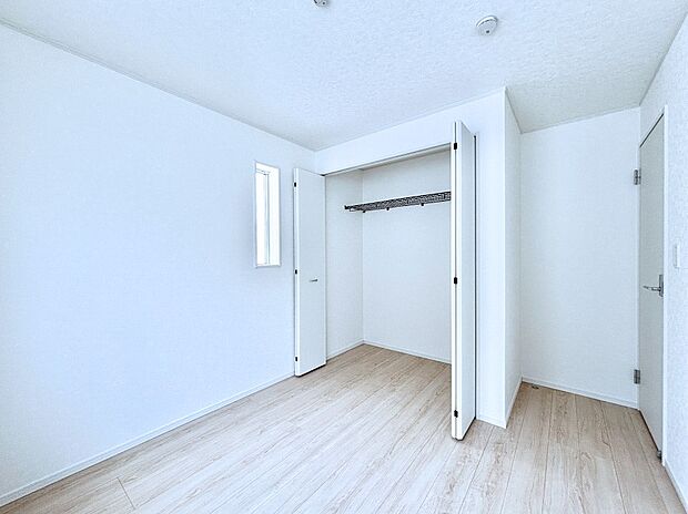 子供部屋にもおすすめな収納スペースたっぷりの居室