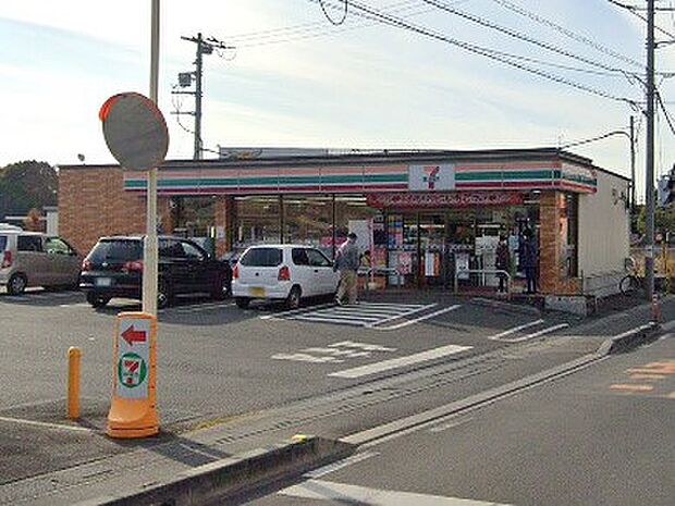 コンビニ 300m セブン-イレブン さいたま三橋総合公園前店
