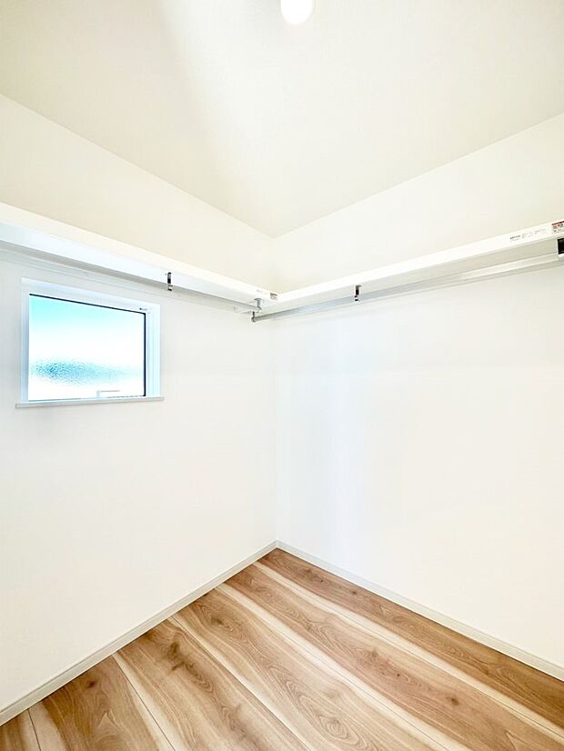 ウォークインクローゼットのある住まいでスッキリ快適な生活を