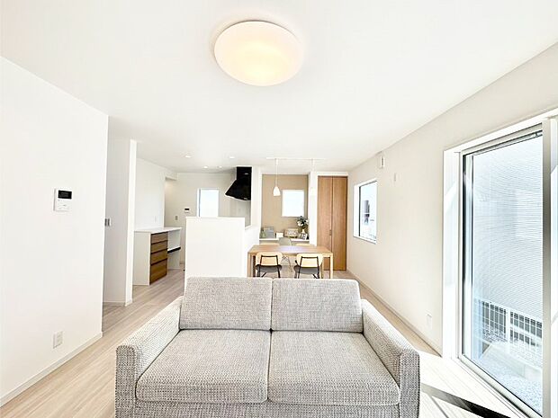 どこにいても家族のつながりを感じられるコミュニケーションリビング。