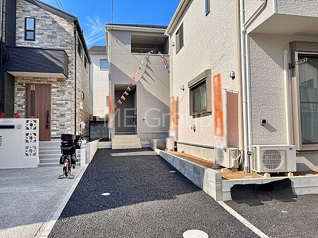 奥まった地形は、車道に面しておらず、静かでプライベート感を味わえる立地です。