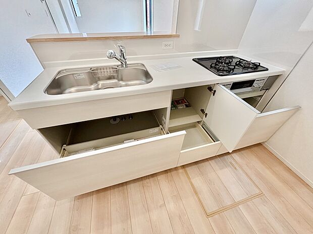 使いやすさを優先したスライド式収納タイプ!