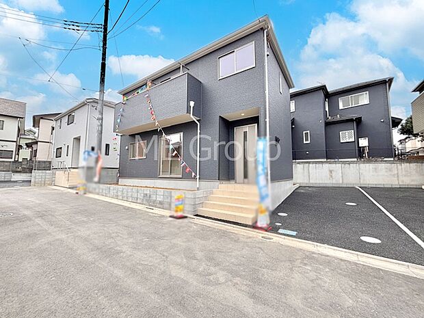 前面道路はきちんと整備されています