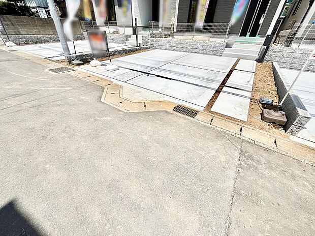 駐車2台可能!急なお客様の駐車に。また、ご家族の自転車スペースとしても大活躍。