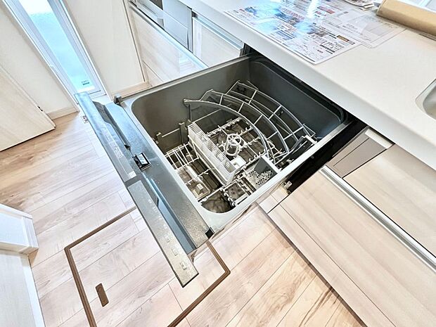 面倒なお片づけは食洗機にお任せ！家事の負担が減って、時間にも気持ちにもゆとりができます。