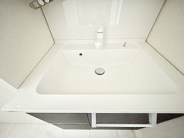 ハンドシャワー付き!使いやすい洗面台。