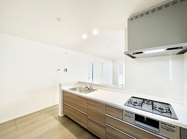 広々とした使い勝手の良いキッチンで日々のお料理も楽しくなりそう