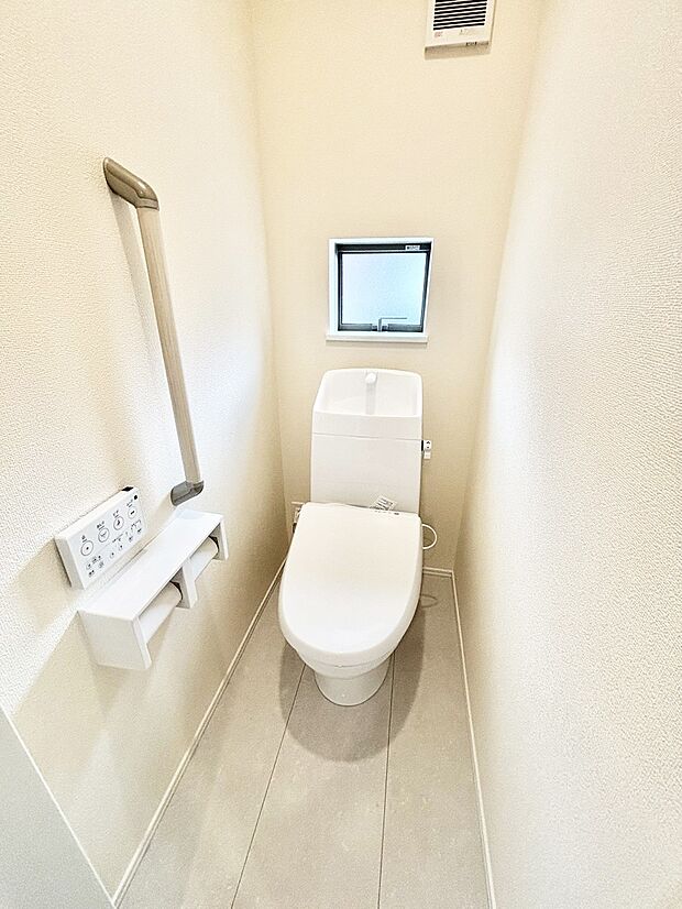トイレは安心の2箇所!朝のバタバタも一安心です。