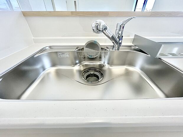 いつでも清潔なおいしいお水を。一つの水栓で水道水と浄水を使い分け。
