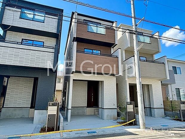 洗練された外観、上質な住空間が広がる室内は永く安心して過ごせる住居です。