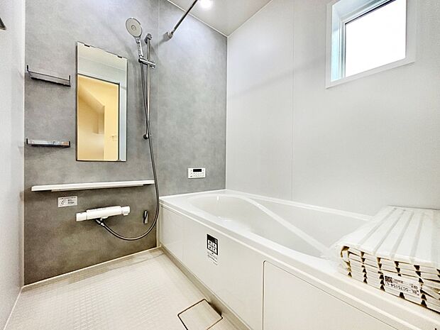 落ち着いた雰囲気でゆっくりお寛ぎいただけるバスルーム