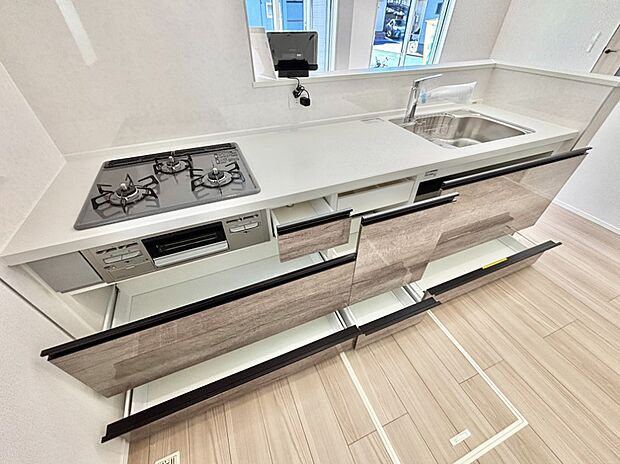 使いやすさを優先したスライド式収納タイプ!