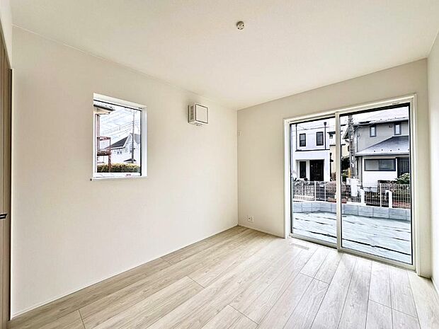 2面採光なので、明るく風通しも良く心地良い生活が送れます。