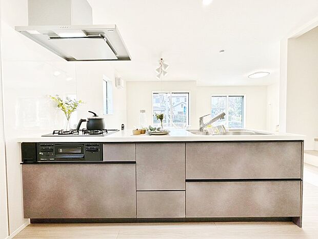 毎日使うキッチンだから、使いやすさ&お手入れのしやすさにこだわりました。