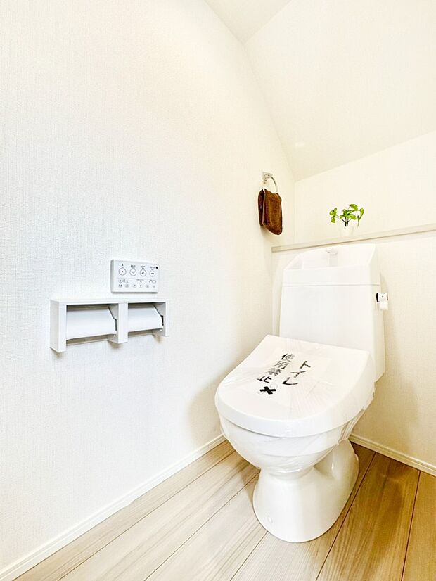 毎日を快適に!清潔感あるシャワートイレ。