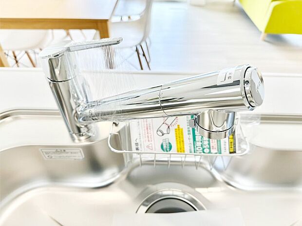 いつでも清潔なおいしいお水を。一つの水栓で水道水と浄水を使い分け。