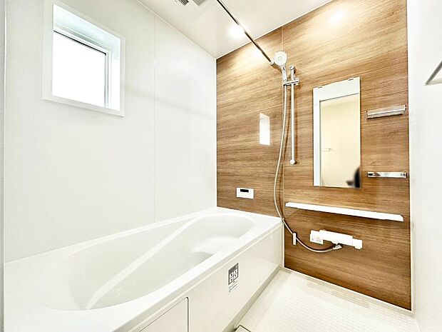 落ち着いた雰囲気でゆっくりお寛ぎいただけるバスルーム