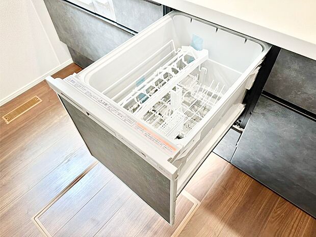 面倒なお片づけは食洗機にお任せ！家事の負担が減って、時間にも気持ちにもゆとりができます。