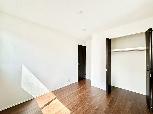 ナチュラルなフローリングはどんなインテリアにもマッチ。