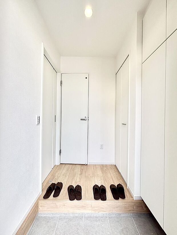 家族の帰宅やお客様をあたたかく迎える玄関