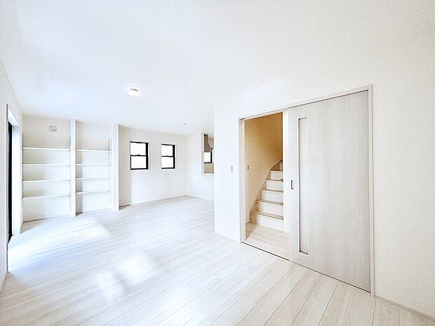 19.5帖のLDKは家族のつながりを強くする大事なスペース。 収納もたっぷり。