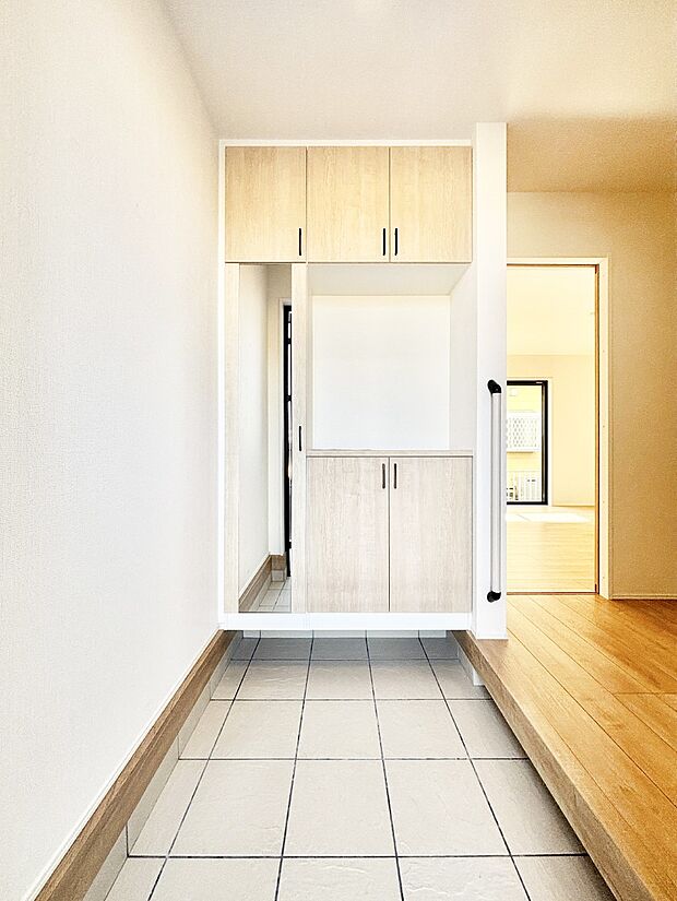 家族の帰宅やお客様をあたたかく迎える玄関