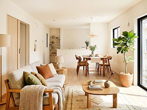 落ち着いた雰囲気のLDKは家族みんなの快適空間※家具はCGです