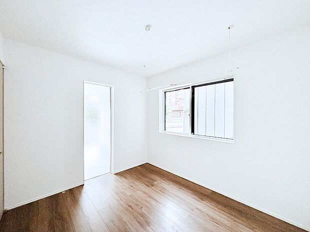 1階5.2帖の納戸は居室としても利用できます。