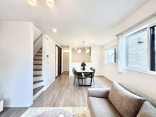 リビングには床暖房採用。ワンランク上の心地よい空間