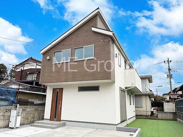 溢れる陽光でご家族の笑顔も輝く