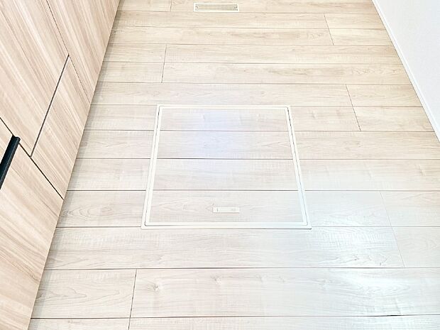 床下収納付き!日用品・非常用品の収納にも大活躍。