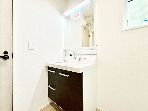 キッチンとの動線を考慮した水廻り集中設計で忙しい時間の家事もラクラク