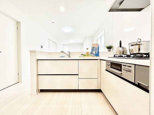 ゆとりあるキッチンではご家族と楽しくお料理ができます。