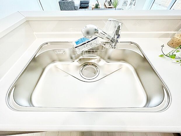 広々としたシンクでお料理やお皿洗いもラクラク快適に!