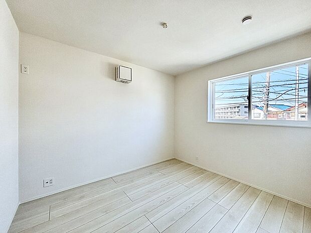 使いやすい形でベットや家具の置き方にも困ることもありません。